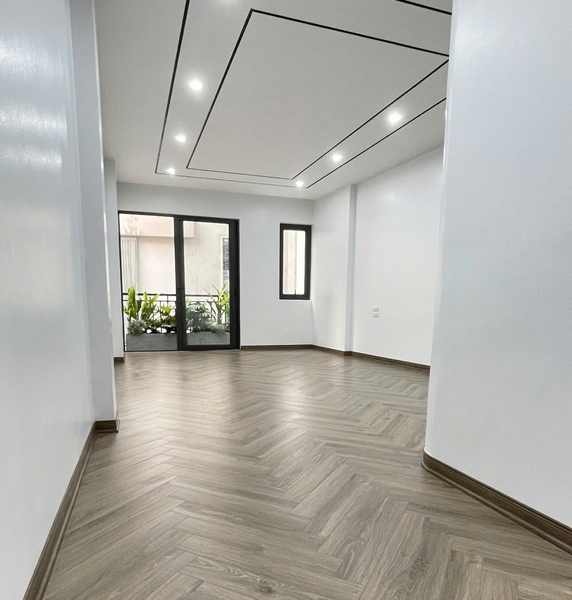 Bán nhà phố Ái Mộ, Bồ Đề, 7 tầng, DT 53m2, MT 3.8m, 4PN, full nội thất, thang máy, gara