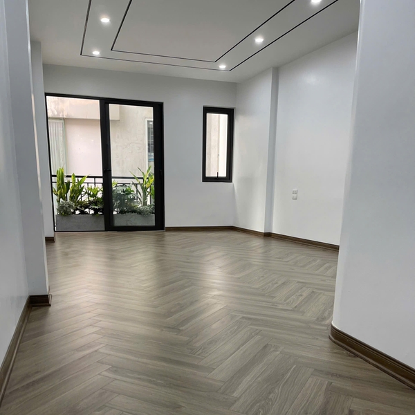 Bán nhà phố Ái Mộ, Bồ Đề, 7 tầng, DT 53m2, MT 3.8m, 4PN, full nội thất, thang máy, gara