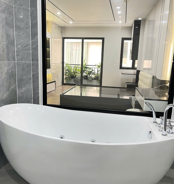 Bán nhà phố Ái Mộ, Bồ Đề, 7 tầng, DT 53m2, MT 3.8m, 4PN, full nội thất, thang máy, gara