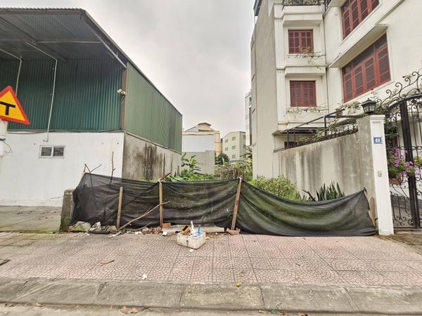 Bán đất đấu giá Cự Khối, gần Hồ Đầm Tranh, DT 91m2, MT 7m, đường 9m, ô tô tránh nhau