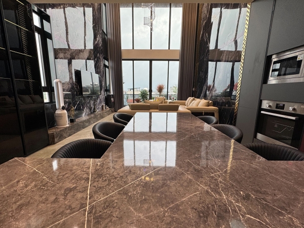 Bán nhà mặt ngõ Nguyễn Thời Trung, Thạch Bàn, 8 tầng, DT 90m2, MT 5m, 5PN, full nội thất