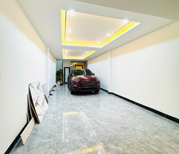 Bán nhà mặt ngõ phố Trạm, 7 tầng, DT 60m2, MT 4m, 4PN, Full nội thất, thang máy, gara