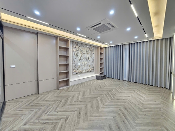 Bán nhà phố Gia Thượng, Ngọc Thụy, 7 tầng, DT 50m2, MT 4.5m, 3PN, SĐCC, ĐÃ BÁN