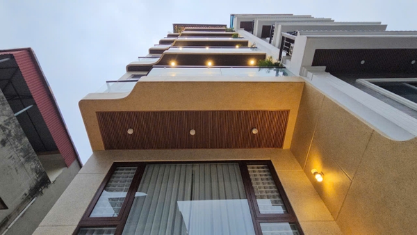 Bán nhà Ngõ 206 Cổ Linh, gần Aeon Mall, 7 tầng, DT 80m2, MT 5m, 4PN, Full nội thất