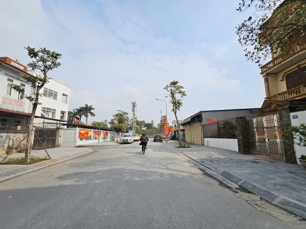 Bán đất mặt ngõ 201 Phúc Lợi, DT 45m2, MT 3.7m, đường 11m, tiện kinh doanh, ĐÃ BÁN