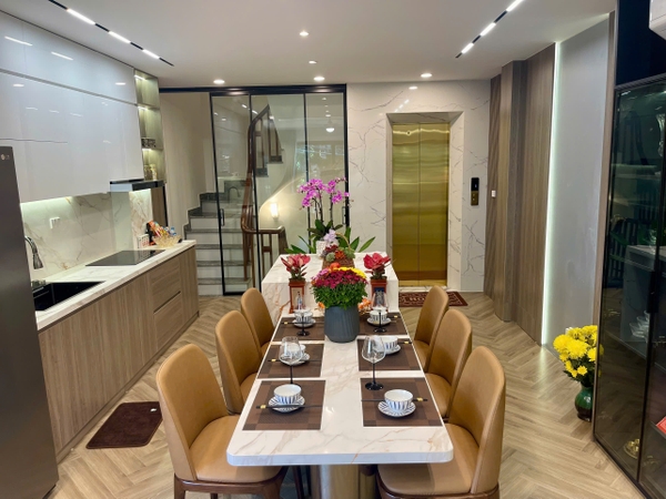 Bán nhà phố Vũ Đức Thận, Việt Hưng, 6 tầng, DT 50m2, MT 4m, có thang máy, ĐÃ BÁN