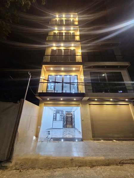 Bán nhà Ngõ 204 phố Cổ Linh, 7 tầng, DT 45m2, MT 4m, 3PN, full nội thất, tiện kinh doanh