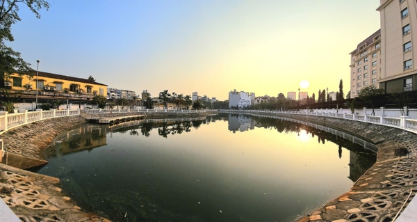 Bán nhà phố Lâm Hạ, gần hồ Hàng Không, 7 tầng, DT 68m2, MT 5m, 4PN, full nội thất