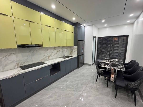 Bán nhà phố Chu Huy Mân, gần Vinschool, 6 tầng, DT 70m2, MT 3.6m, 5PN, full nội thất