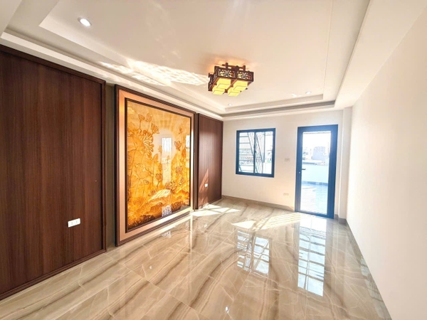 Bán nhà phân lô chân cầu Vĩnh Tuy, 8 tầng, DT 50m2, MT 3.6m, 3PN, có thang máy, gara ô tô