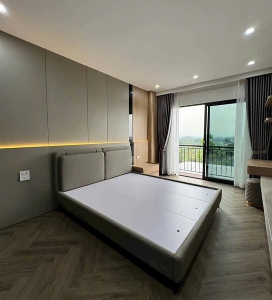 Bán nhà mặt phố khu Tư Đình, 6 tầng, DT 80m2, MT 6.5m, lô góc, tiện kinh doanh, 2026