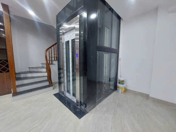 Bán nhà Bồ Đề, gần cầu Chương Dương,  6 tầng, DT 40m2, MT 4.5m, 3PN, có thang máy