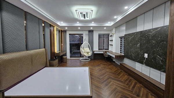 Bán nhà Ngõ 206 Cổ Linh, gần Aeon Mall, 7 tầng, DT 80m2, MT 5m, 4PN, Full nội thất