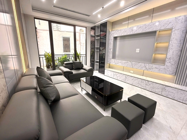 Bán nhà phố Ái Mộ, Bồ Đề, 7 tầng, DT 53m2, MT 3.8m, 4PN, full nội thất, thang máy, gara