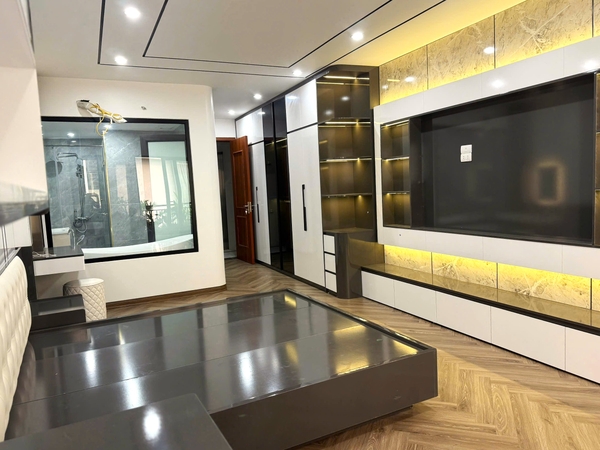 Bán nhà phố Ái Mộ, Bồ Đề, 7 tầng, DT 53m2, MT 3.8m, 4PN, full nội thất, thang máy, gara