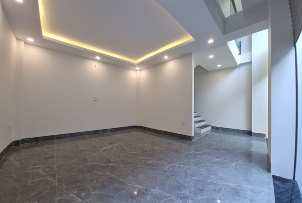 Bán nhà phố Cổ Linh, Thạch Bàn, Nhà 6 tầng, DT 30m2, MT 5.5m, 3PN, SĐCC, ĐÃ BÁN