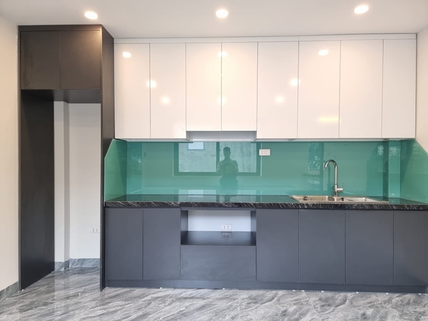 Bán nhà phố Cổ Linh, Thạch Bàn, Nhà 6 tầng, DT 30m2, MT 5.5m, 3PN, SĐCC, ĐÃ BÁN