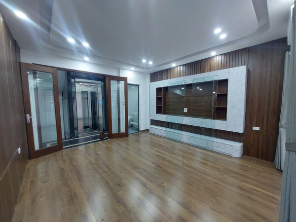 Bán nhà Bồ Đề, gần cầu Chương Dương,  6 tầng, DT 40m2, MT 4.5m, 3PN, có thang máy