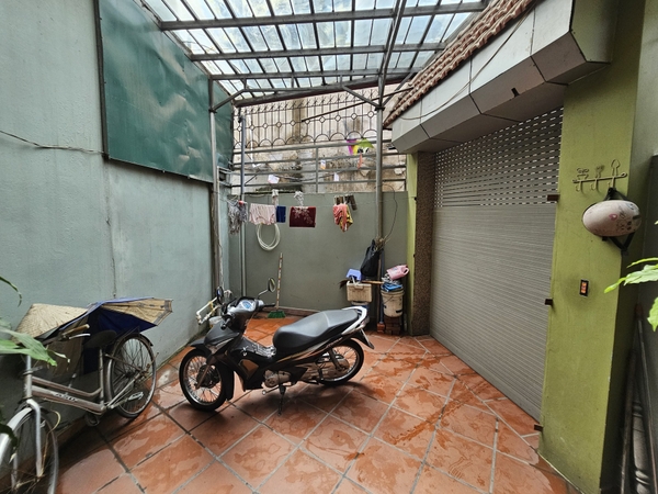 Bán nhà Ngõ 42 phố Sài Đồng, 5 tầng, 70m2, MT 4.2m, 5 phòng ngủ, 2 mặt thoáng