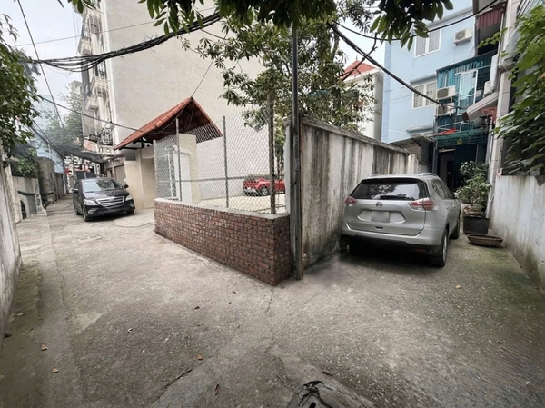 Bán đất phố Nguyễn Thời Trung, Thạch Bàn, DT 50m2, MT 4.5m, lô góc, ô tô vào nhà, 2026