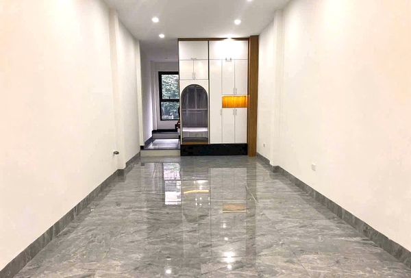 Bán nhà Ngõ 604 Ngọc Thụy, 6 tầng, DT 47m2, MT 3.4m, 3PN, thang máy, gara 2 ô tô