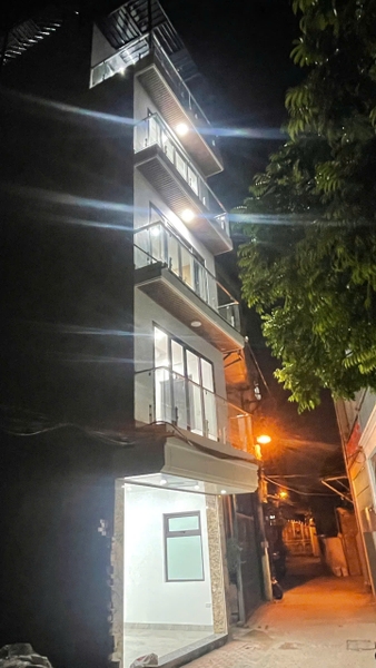 Bán nhà phố Xuân Đỗ, Cự Khối, 6 tầng, DT 53m2, MT 4m, 4PN, có thang máy, gara ô tô