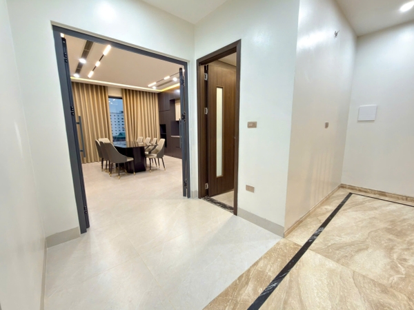 Bán nhà phố Nguyễn Văn Cừ, Gia Thụy, 7 tầng, DT 60m2, MT 4,7m, 4PN, full nội thất