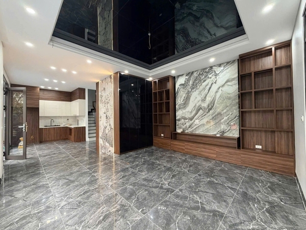 Bán nhà phố Ngọc Trì, Thạch Bàn, 5 tầng, DT 50m2, MT 9.5m, 3PN, có thang máy, 2025