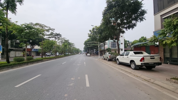 CẦN BÁN GẤP đất mặt ngõ Cổ Linh, Thạch Bàn, 360m2, MT 14m, đường 7m, ô tô tránh