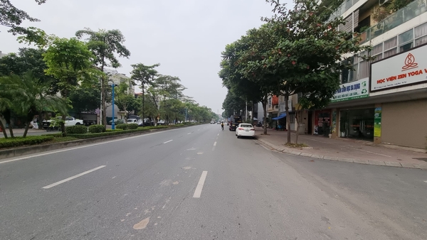 Bán nhà mặt phố Cổ Linh, Thạch Bàn, DT 130m2, MT 5m, lô góc, tiện kinh doanh, 2024
