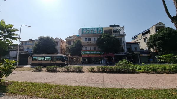 Bán nhà mặt phố Cổ Linh, Thạch Bàn, DT 130m2, MT 5m, lô góc, tiện kinh doanh, 2024