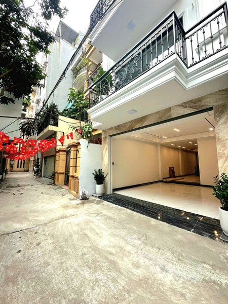 Bán nhà phố Ngọc Lâm, gần Mipec, 6 tầng, DT 80m2, MT 4.8m, 4PN, có thang máy, gara