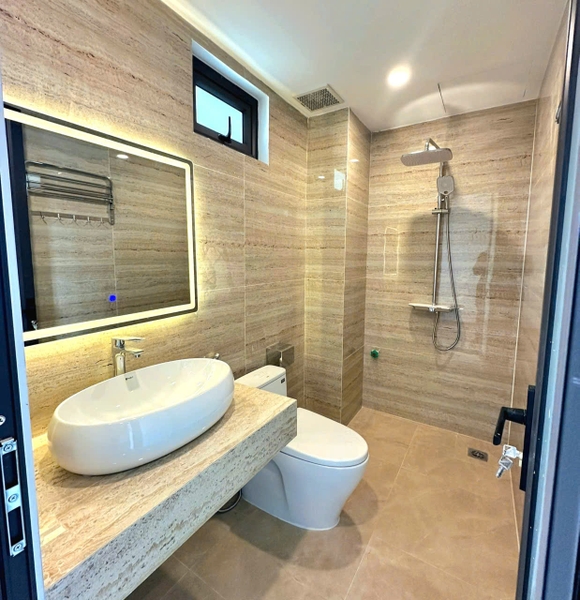 Bán nhà phố Ngọc Lâm, gần Mipec, 6 tầng, DT 80m2, MT 4.8m, 4PN, có thang máy, gara