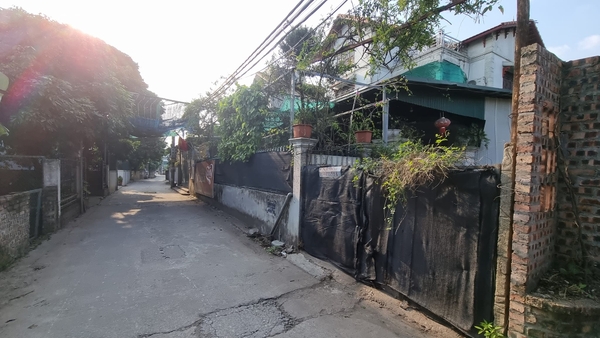 Bán đất Cự Khối, gần cầu Thanh Trì, DT 200m2, MT 10m, 2 mặt ngõ, ô tô vào nhà, 2023
