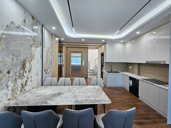 Bán nhà Ngõ 206 phố Cổ Linh, gần Aeon Mall, 7 tầng, DT 58m2, MT 4.5m, 4PN, 2026