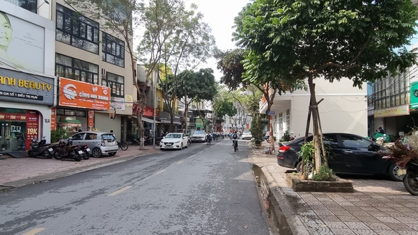 Bán nhà mặt phố Vũ Xuân Thiều, DT 90m2, MT 7m, Lô góc, tiện kinh doanh, buôn bán