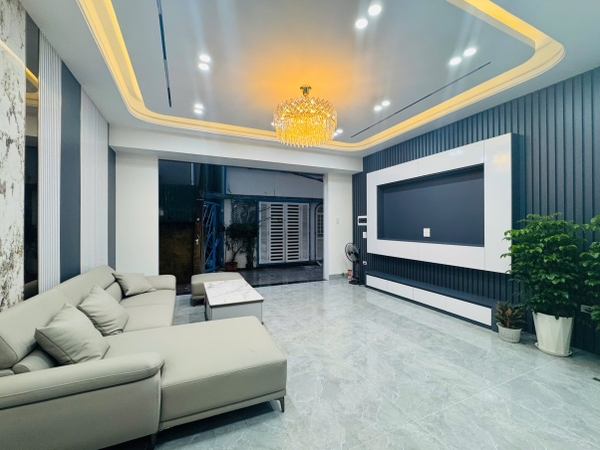 Bán nhà phố Cổ Linh, Thạch Bàn, 5 tầng, DT 50m2, MT 5m, 3PN, có thang máy, gara ô tô