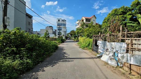 Bán đất phân lô Thạch Bàn, DT 80m2, MT 5.3m, đường và vỉa hè 7m, SĐCC, 2024