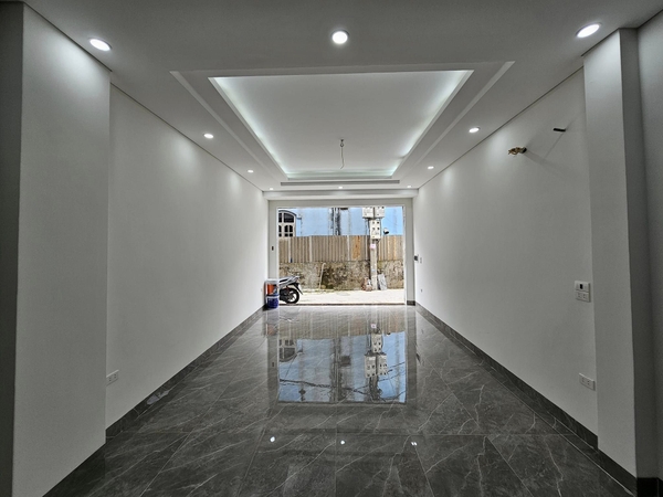 Bán nhà phố Cổ Linh, Thạch Bàn, nhà 6 tầng, DT 40m2, MT 4m, có thang máy, gara ô tô