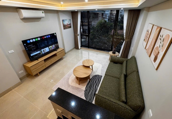 Bán nhà phố Lệ Mật, gần chợ Ô Cách, 4 tầng, DT 70m2, MT 4.4m, 4PN, full nội thất