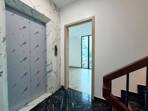 Bán nhà phố Ngọc Trì, Thạch Bàn, 5 tầng, DT 50m2, MT 9.5m, 3PN, có thang máy, 2025