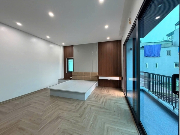 Bán nhà phố Ngọc Trì, Thạch Bàn, 5 tầng, DT 50m2, MT 9.5m, 3PN, có thang máy, 2025