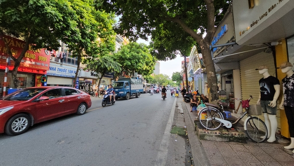 Bán nhà mặt ngõ phố Sài Đồng, DT 100m2, MT 6m, đường 8m, tiện kinh doanh, 2024