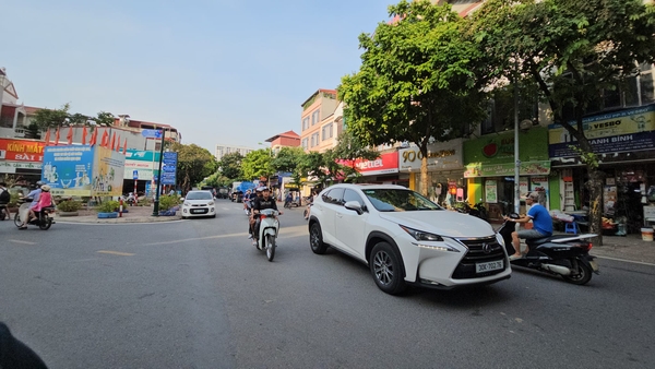 Bán nhà mặt ngõ phố Sài Đồng, DT 100m2, MT 6m, đường 8m, tiện kinh doanh, 2024