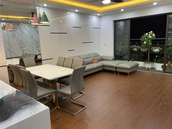 Bán nhà phân lô phố Thạch Bàn, 6 tầng, DT 90m2, MT 5.3m, 5PN, có thang máy, gara ô tô