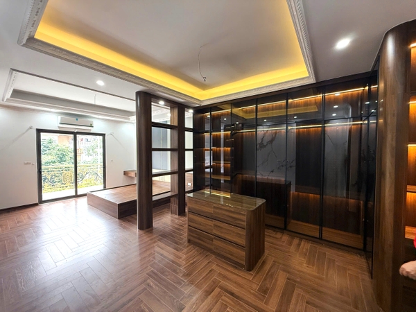 Bán nhà mặt phố khu Sài Đồng, 7 tầng, DT 80m2, MT 4.35m, 3PN, tiện kinh doanh, 2026