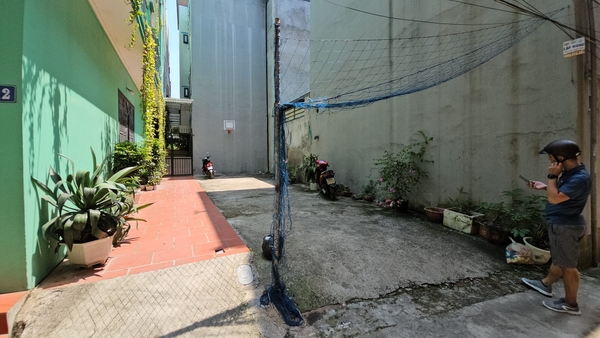 Bán đất phố Cổ Linh, Thạch Bàn, DT 55m2, MT 4m, lô góc, 2 mặt ngõ, ô tô đi qua, 2024
