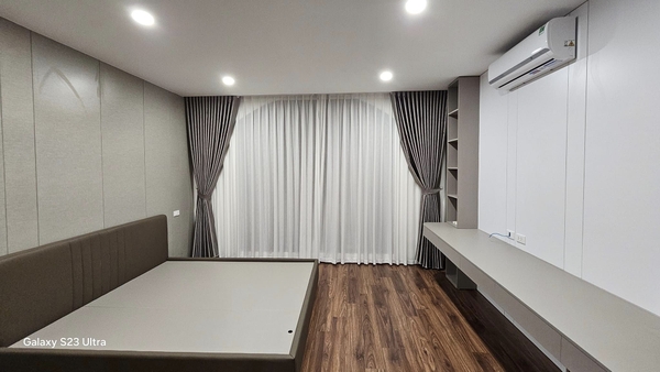 Bán nhà phố Cổ Linh, Thạch Bàn, Nhà 6 tầng, DT 50m2, MT 4.5m, có thang máy, gara ô tô