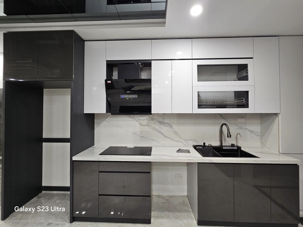Bán nhà phố Cổ Linh, Thạch Bàn, Nhà 6 tầng, DT 50m2, MT 4.5m, có thang máy, gara ô tô