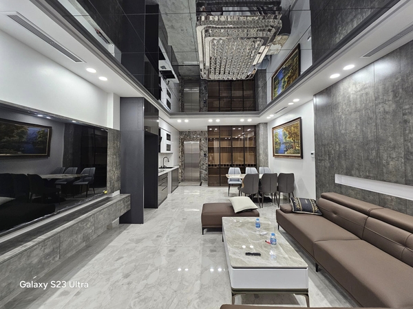 Bán nhà phố Cổ Linh, Thạch Bàn, Nhà 6 tầng, DT 50m2, MT 4.5m, có thang máy, gara ô tô